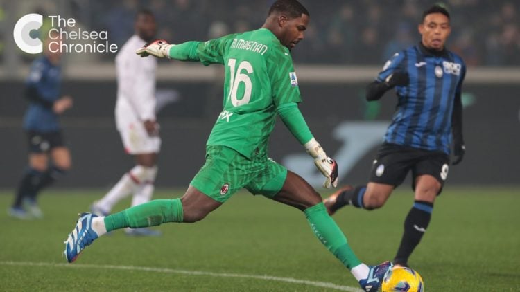 Mike Maignan of AC Milan kicks the ball during the Serie A TIM match between Atalanta BC and AC Milan