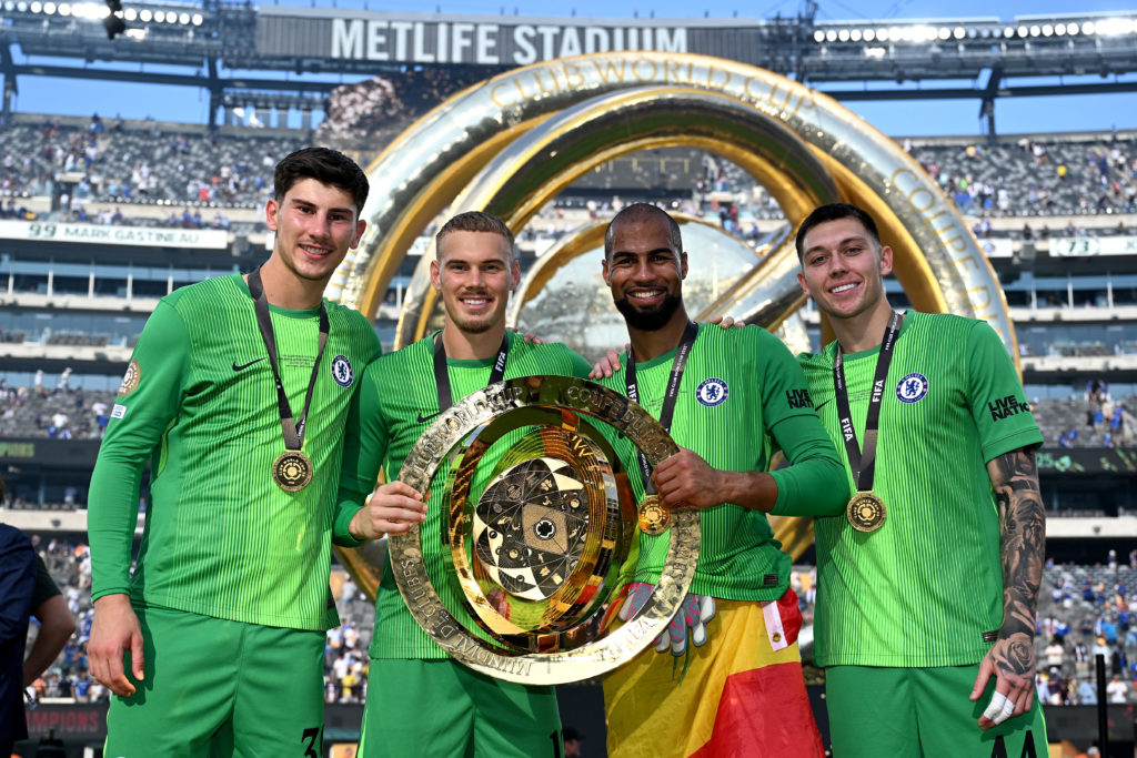 Chelsea goalkeepers with Club World Cup trophy