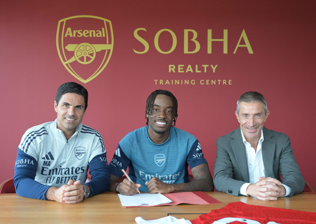 Arsenal unveiling Noni Madueke as a new signing alongside Mikel Arteta and Andrea Berta.