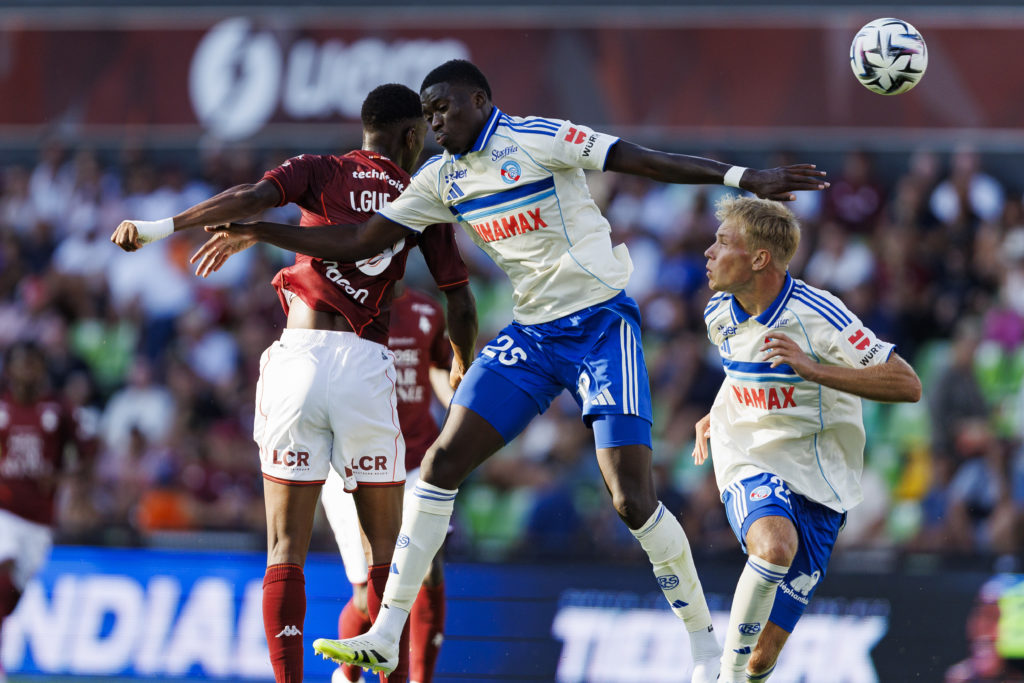Mamadou Sarr fights for a header during the Ligue 1 McDonald's match between FC Metz and RC Strasbourg Alsace