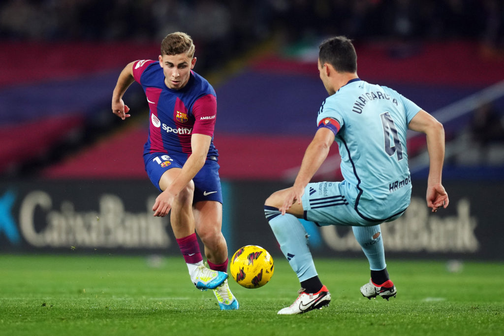 Fermin Lopez playing for Barcelona against Osasuna in LaLiga.