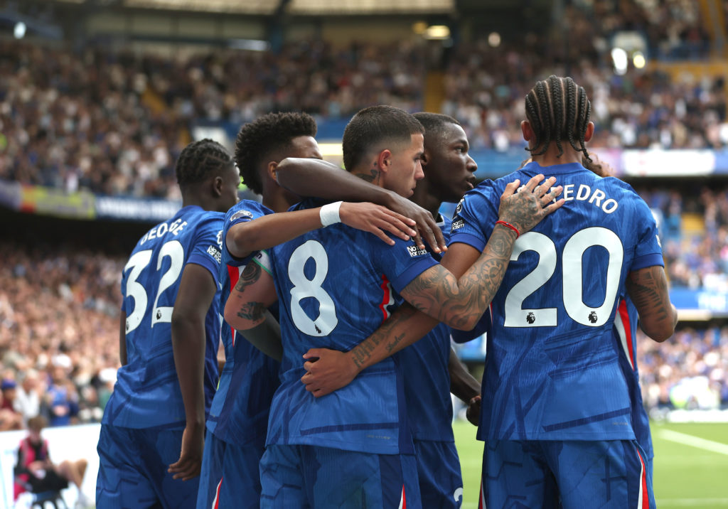 Chelsea players celebrate Enzo Fernandez's goal during Chelsea v Fulham - Premier League
