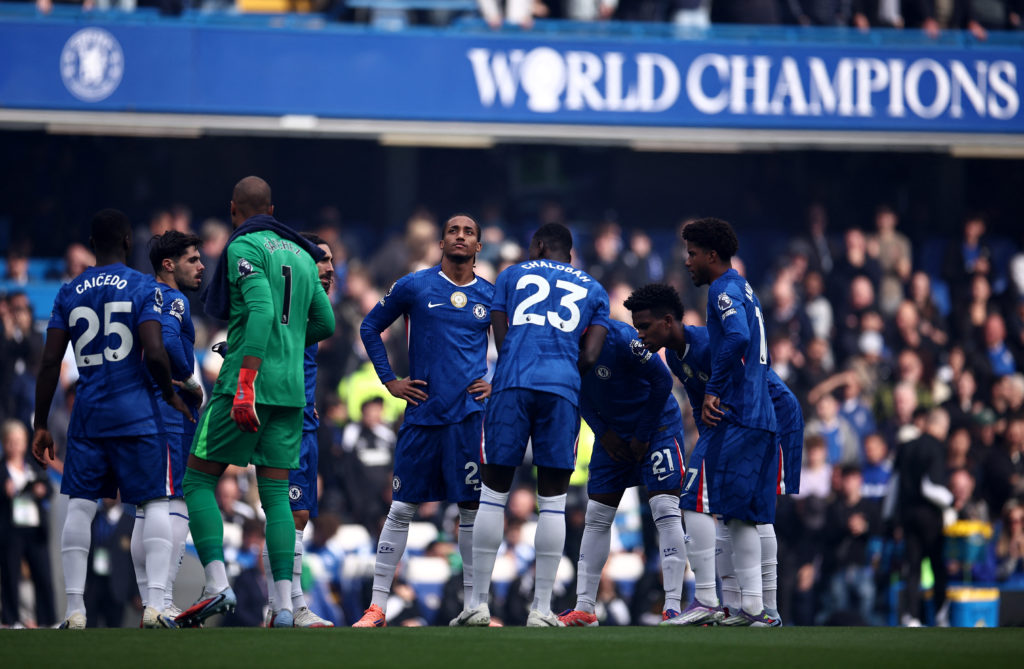 Chelsea's players gather before the Premier League match against Brighton in the Premier League.