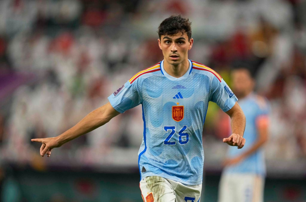 Pedri playing for Spain against Morocco at the 2022 World Cup.