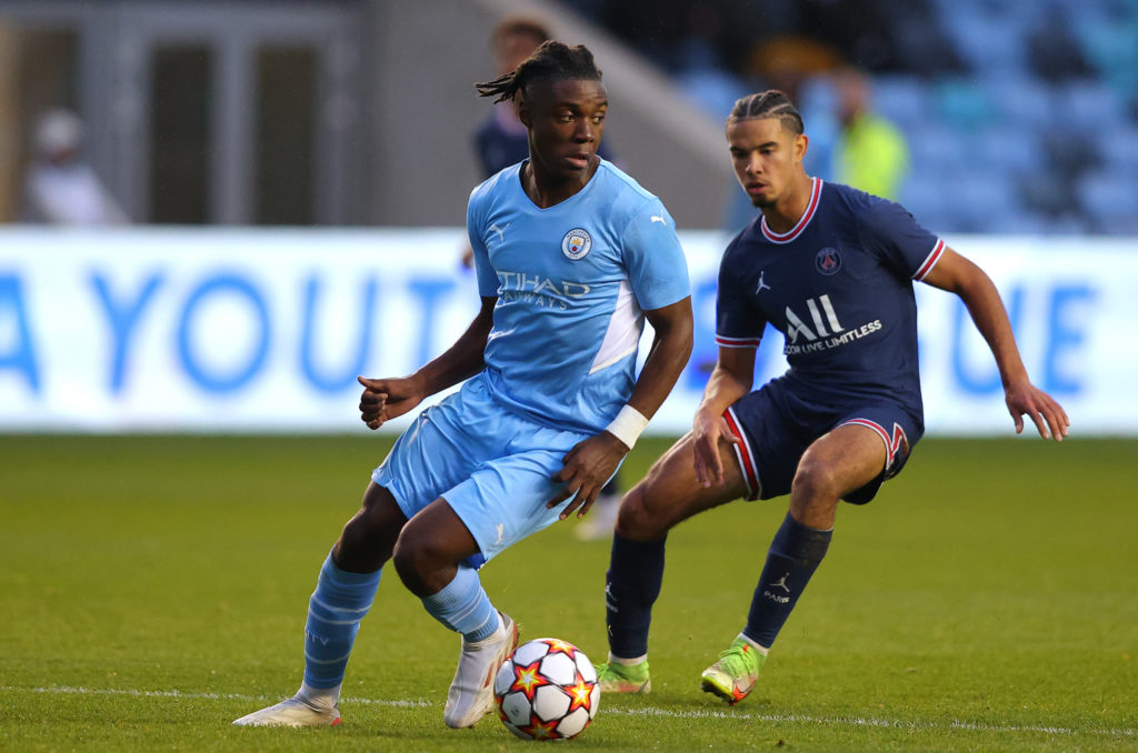 Romeo Lavia playing for Manchester City against Paris Saint-Germain in a UEFA Youth League match.