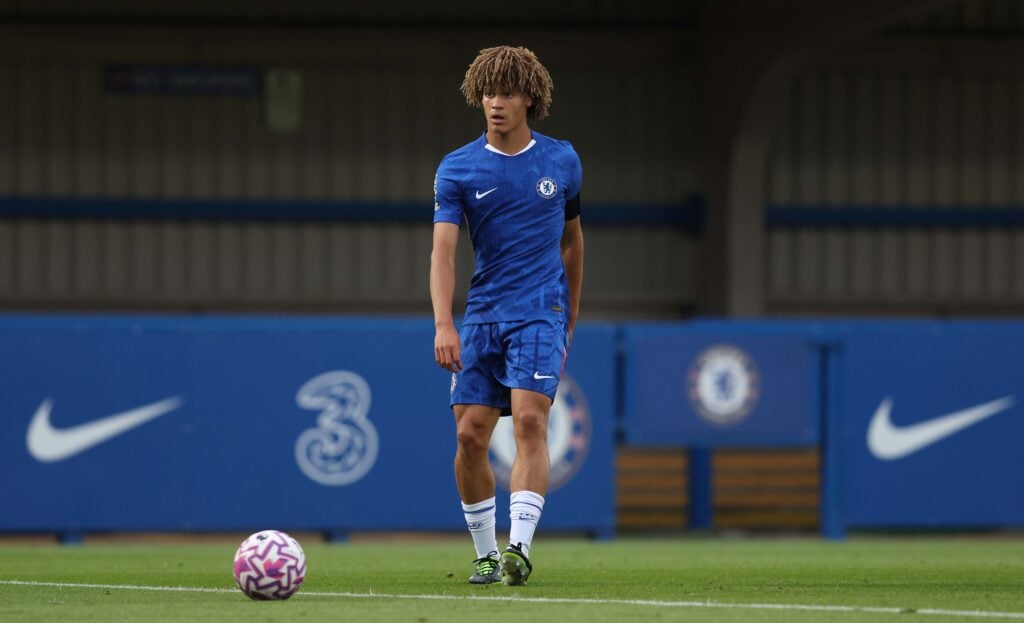 Landon Emenalo playing for Chelsea U21 against Manchester City U21 in the Premier League 2.