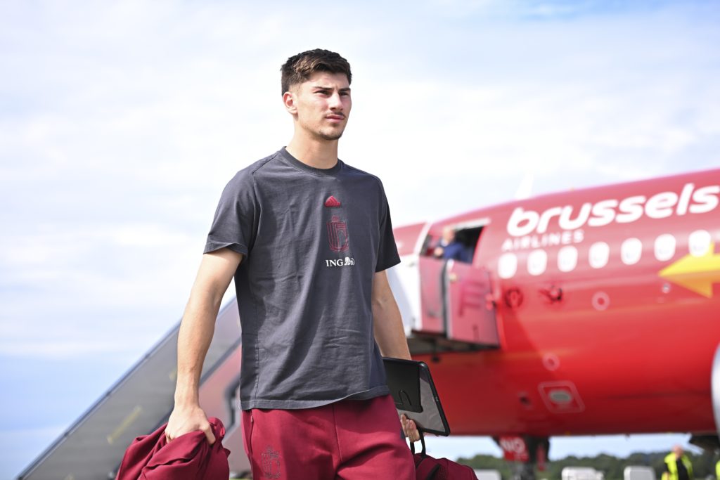 Goalkeeper Mike Penders arriving for international duty with Belgium.
