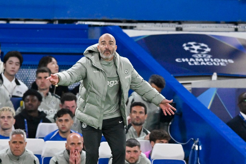 Enzo Maresca issues instructions during Chelsea FC v SL Benfica - UEFA Champions League 2025/26 League Phase MD2
