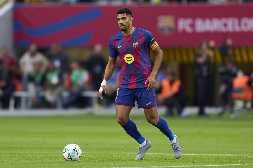 Barcelona defender Ronald Araujo on the ball
