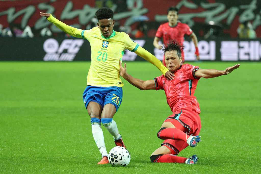 Estevao Willian controls the ball for Brazil during the international friendly against South Korea.