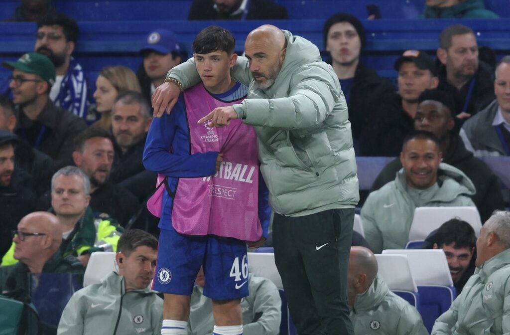 Reggie Walsh given instructions by Enzo Maresca before coming on for Chelsea against Ajax in the Champions League.