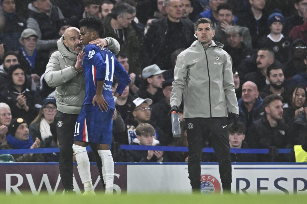 Chelsea manager Enzo Maresca giving instructions to Estevao Willian