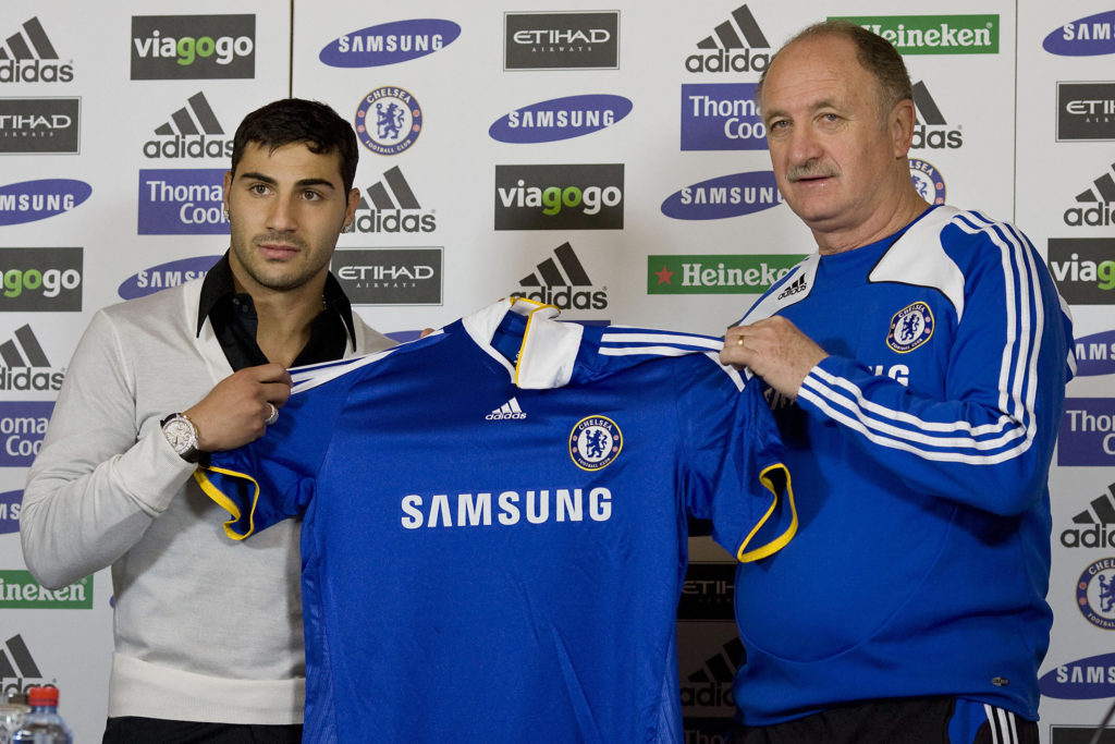 Chelsea new signing Ricardo Quaresma (L)