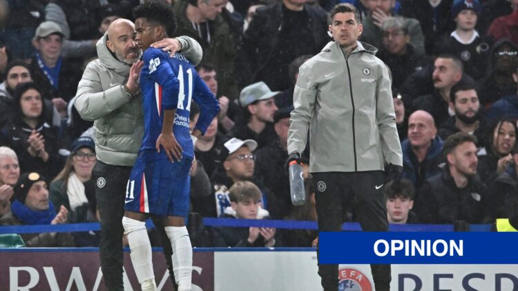 Chelsea manager Enzo Maresca giving instructions to Estevao Willian