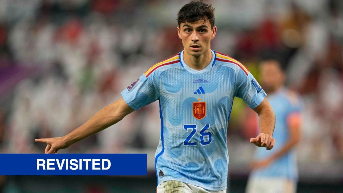 Pedri playing for Spain against Morocco at the 2022 World Cup.