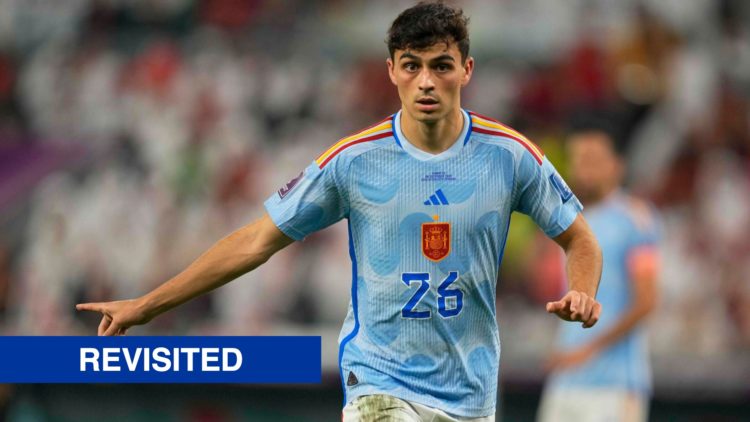 Pedri playing for Spain against Morocco at the 2022 World Cup.
