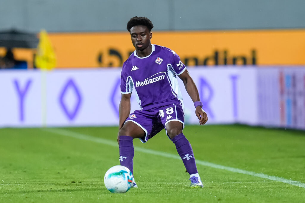 Fiorentina defender Tariq Lamptey on the ball