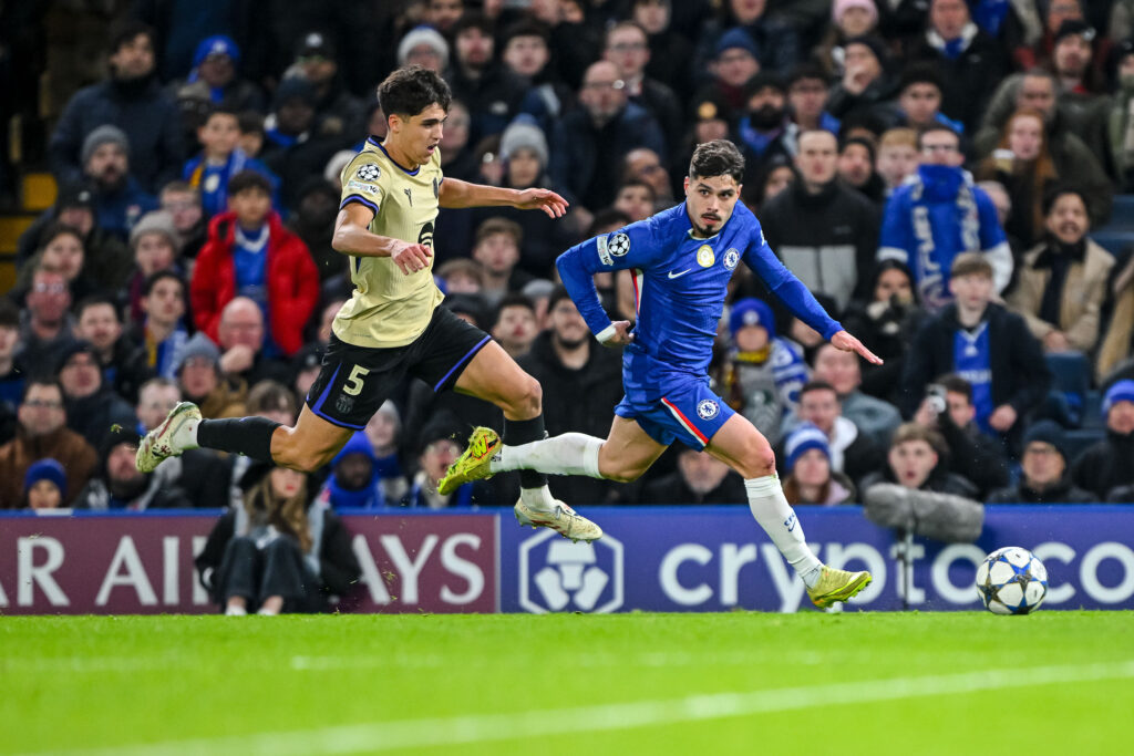 Chelsea winger Pedro Neto running down the wing
