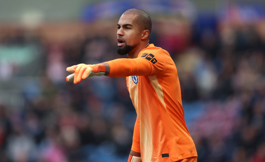 Chelsea goalkeeper Robert Sanchez pointing