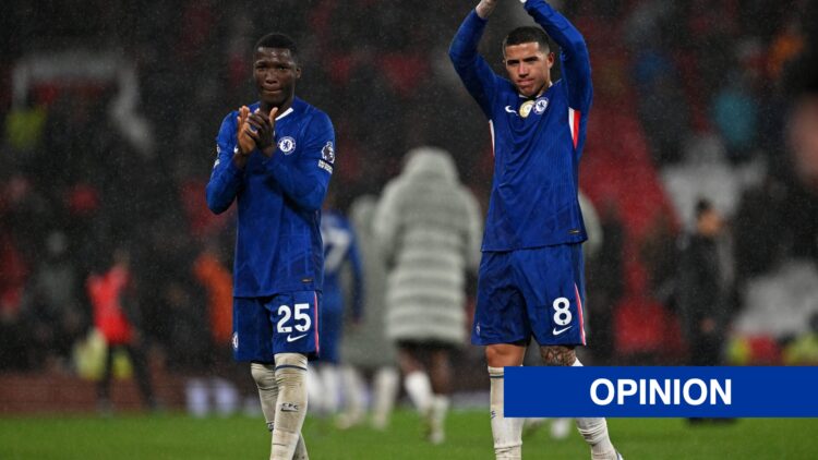 Chelsea duo Moises Caicedo and Enzo Fernandez applauding