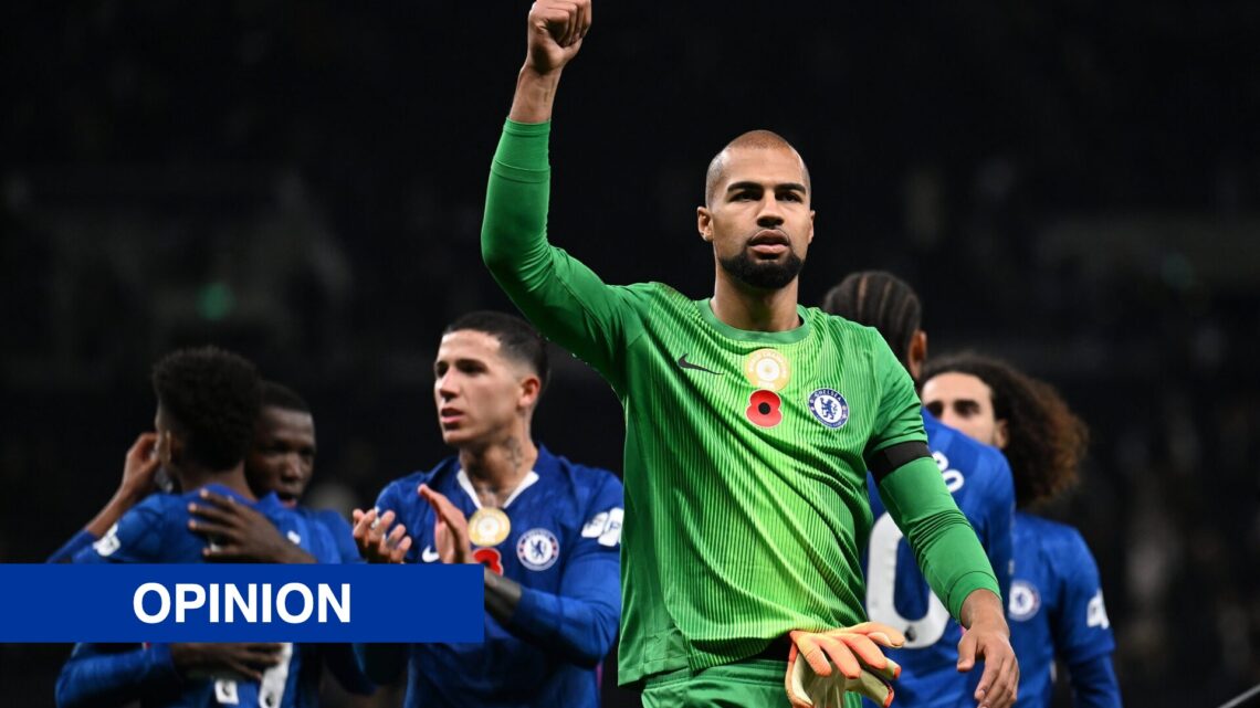 Chelsea goalkeeper Robert Sanchez gives thumbs up