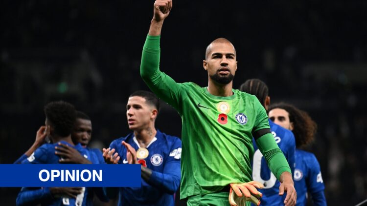 Chelsea goalkeeper Robert Sanchez gives thumbs up