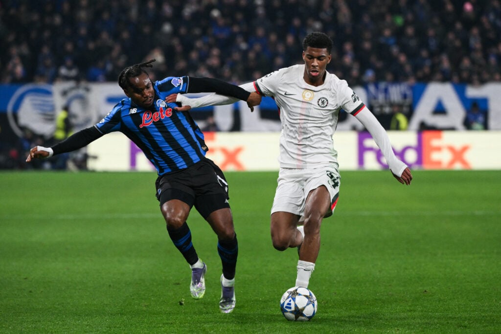 Atalanta's Nigerian forward #11 Ademola Lookman fights for the ball with Chelsea's English defender #34 Josh-Kofi Acheampong