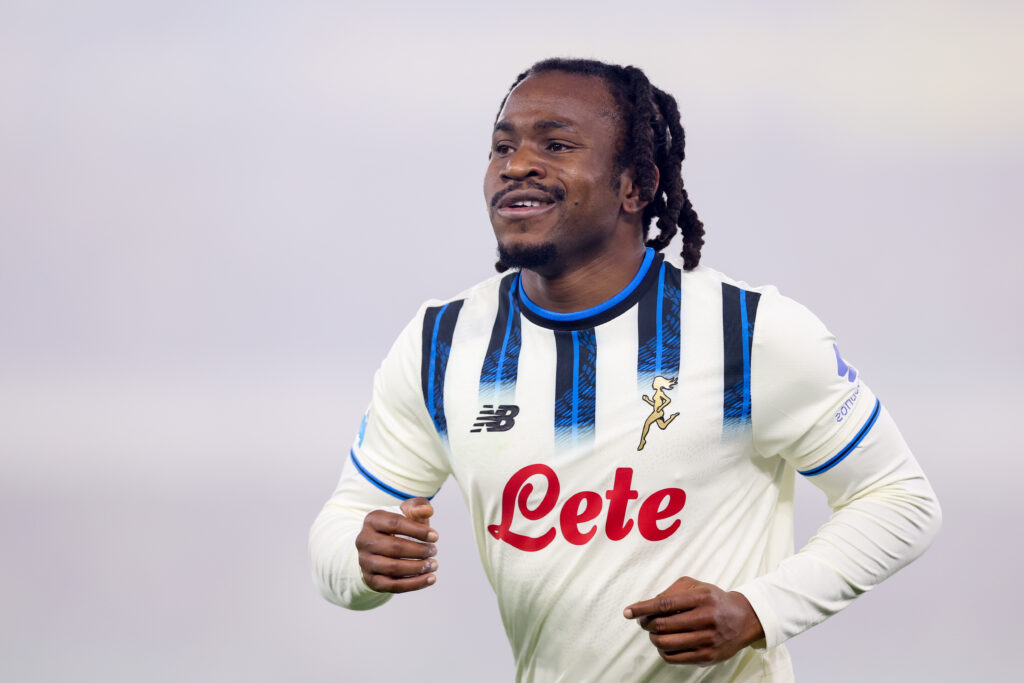 Ademola Lookman of Atalanta makes his way to take a corner kick