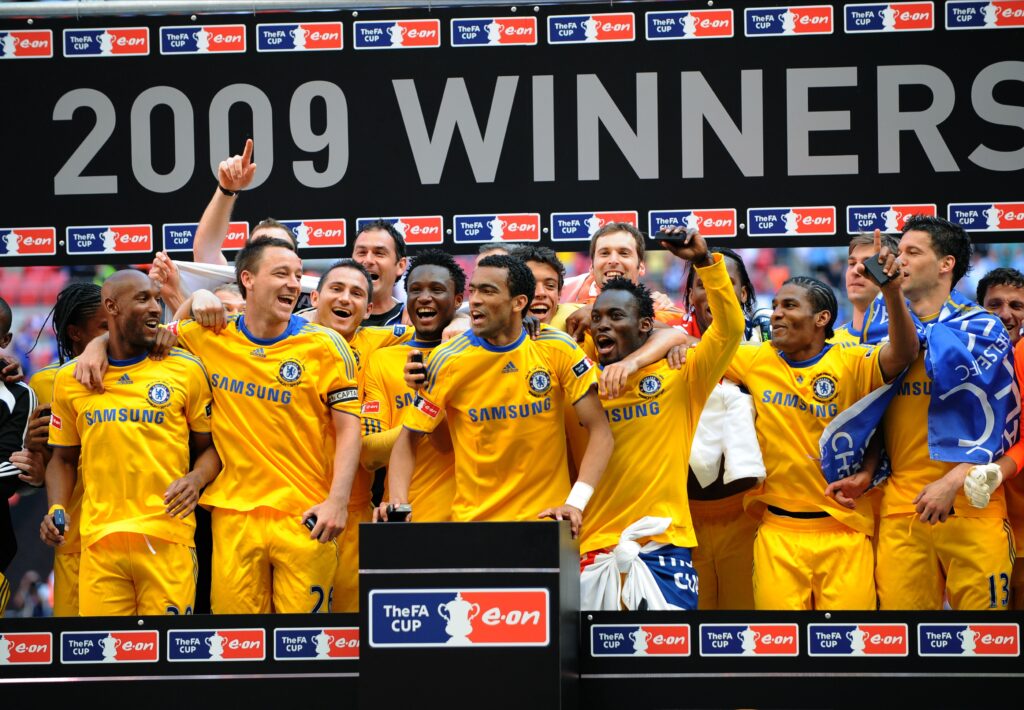 Chelsea players celebrate 2009 FA Cup final win