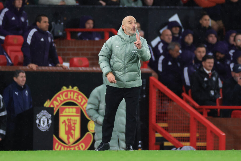 Enzo Maresca managing Chelsea against Man United