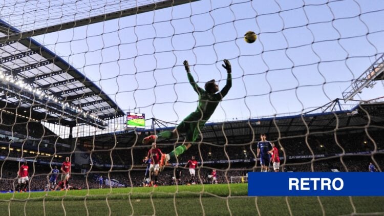 Chelsea's Cameroonian striker Samuel Eto'o scores the opening goal past Manchester United