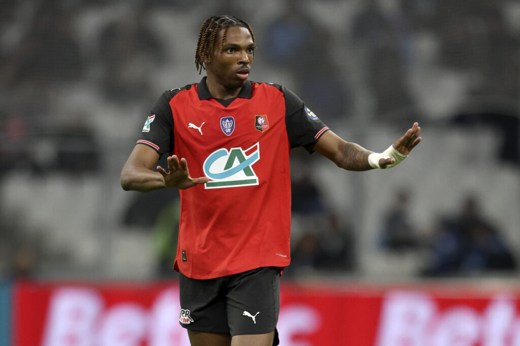 Jeremy Jacquet in action for Rennes.