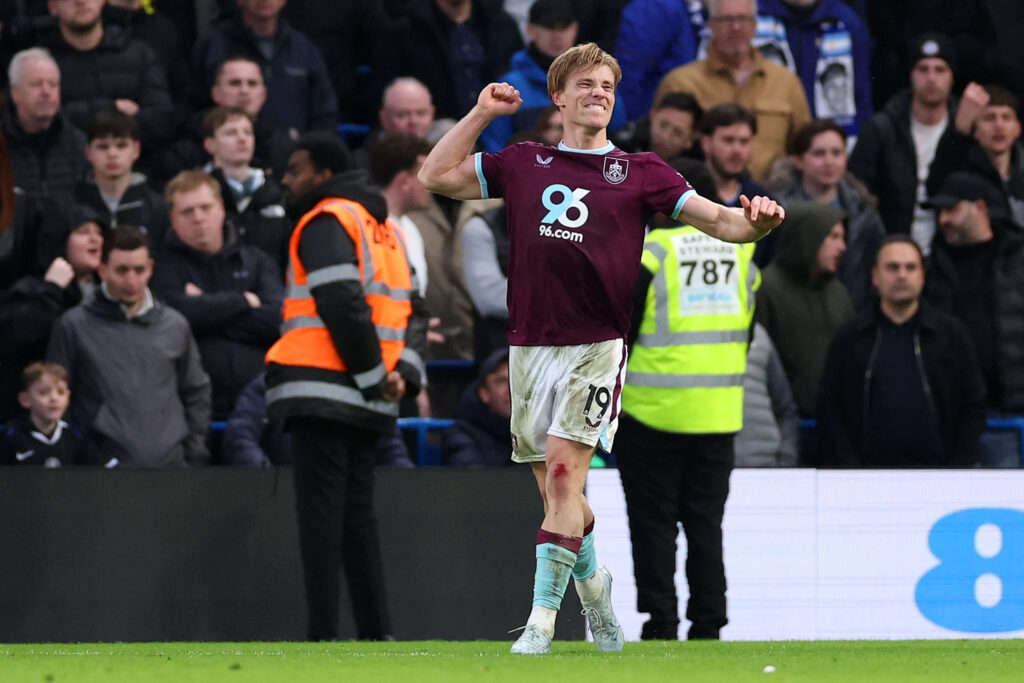Zian Flemming of Burnley celebrates