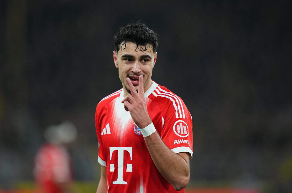 Aleksandar Pavlovic (Bayern Munich) looks on