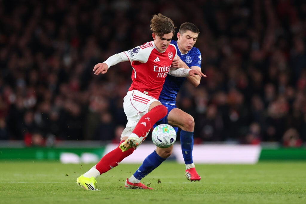Max Dowman of Arsenal under pressure from Vitalii Mykolenko of Everton