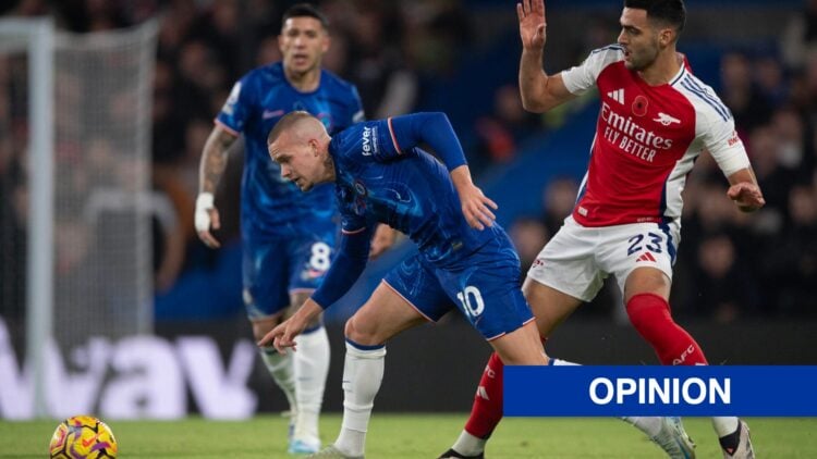 Mikel Merino of Arsenal (right) and Mykhailo Mudryk of Chelsea