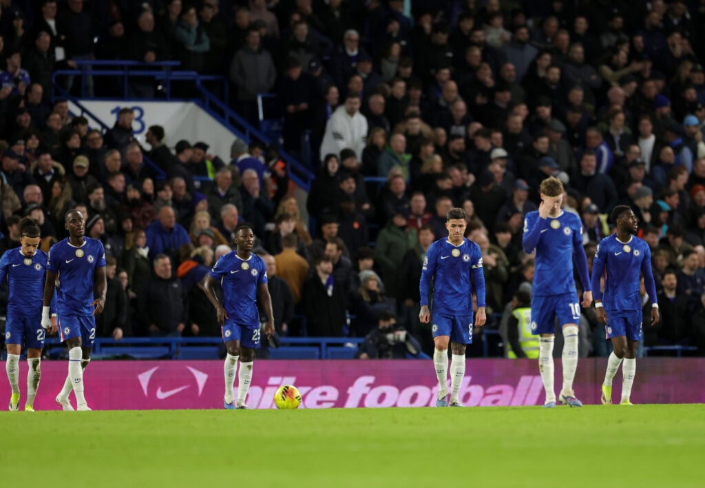 Moises Caicedo, Enzo Fernandez of Chelsea and teammates look dejected