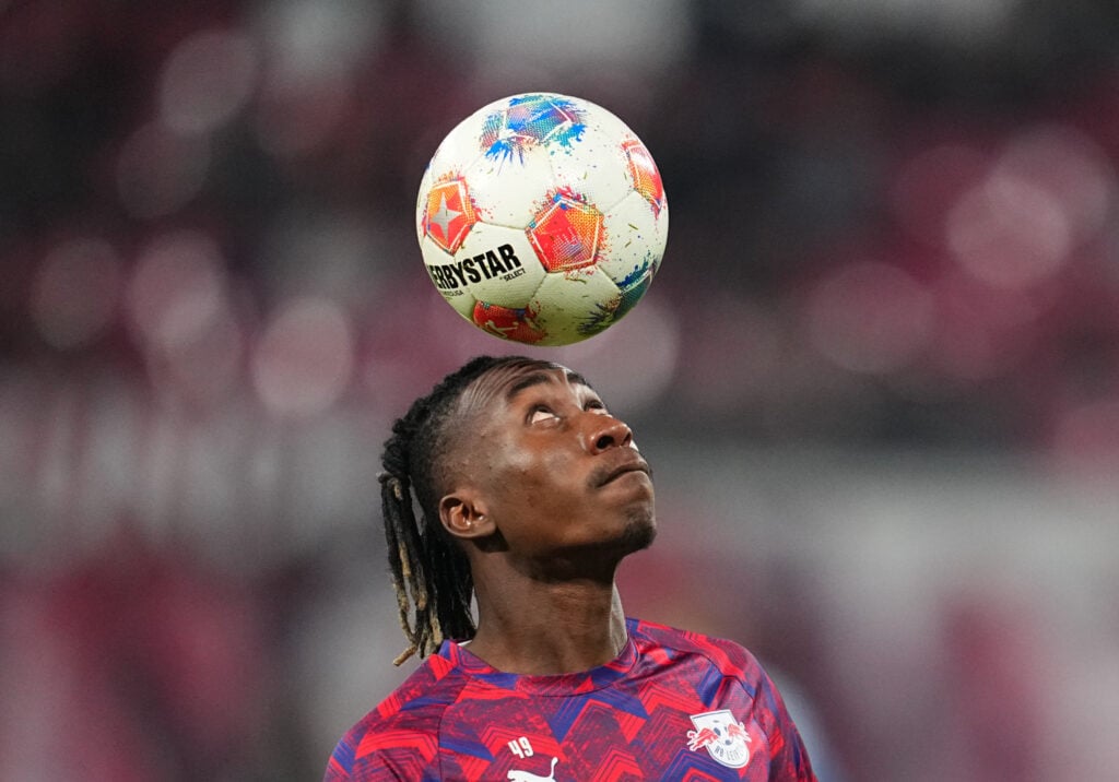 Yan Diomande (RB Leipzig ) controls the ball