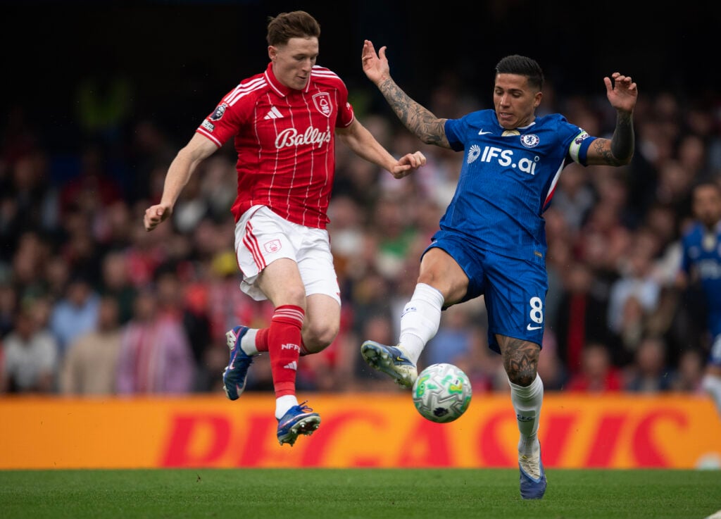 Elliot Anderson of Nottingham Forest (left) and Enzo Fernández of Chelsea