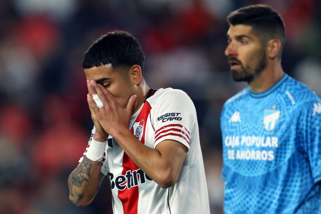 FBL-ARG-RIVER-TUCUMAN